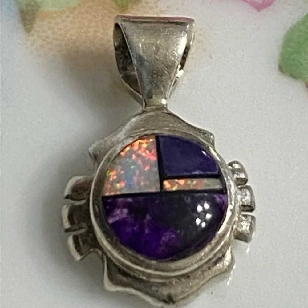 Vtg Navajo Artist Ervin Hoskie Signed Zuni Pendant - Picture 5 of 6